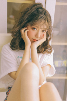 年轻女老师在线观看